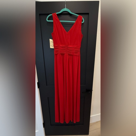 NWT Sangria Vibrant Red Dress Gown Sleeveless Size 10 - Picture 5 of 9